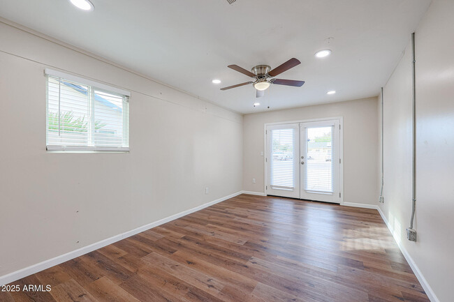 Building Photo - 2301 W Osborn Rd