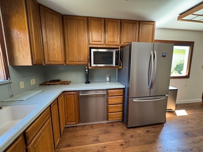 Primary Photo - 2424 L St