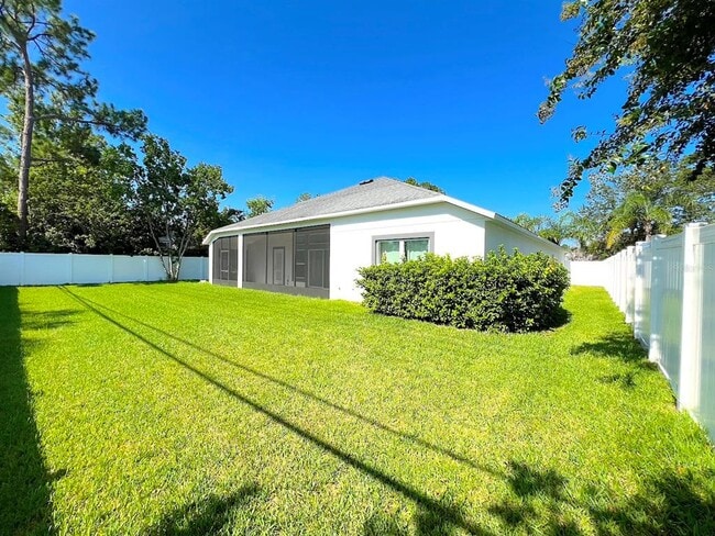 Building Photo - 24 E Diamond Dr