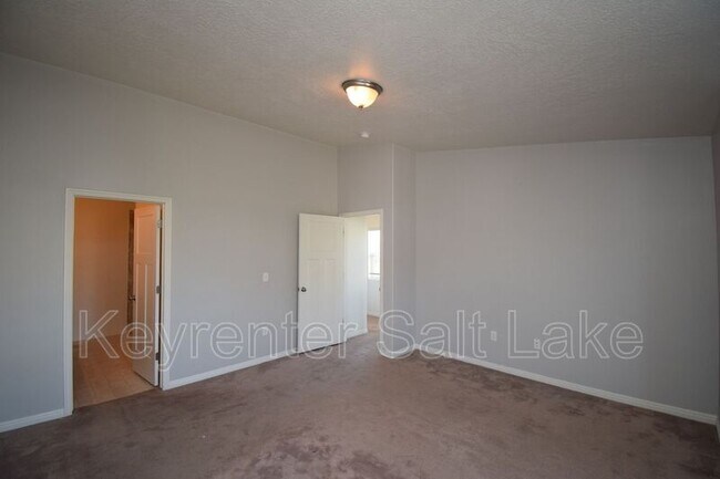 Building Photo - 14893 S Thunder Horse Ln