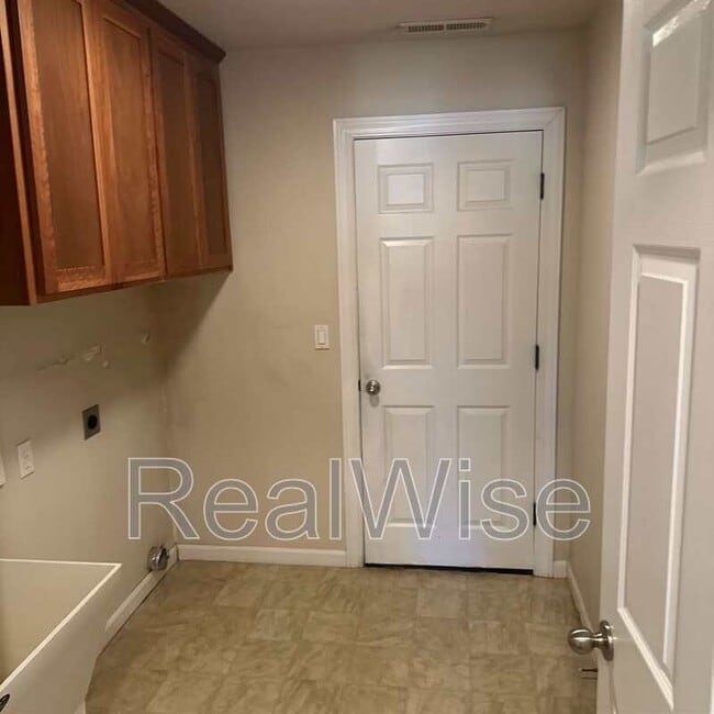 Building Photo - 115 Wagon Wheel Dr