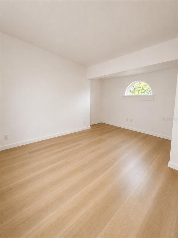Building Photo - 2827 S Park Ave