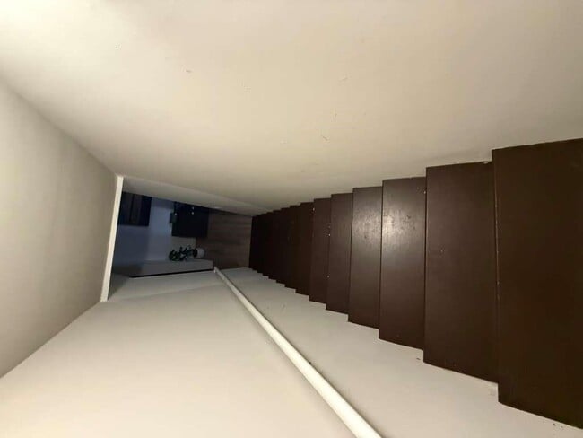 Building Photo - 1750 Dahlia Dr