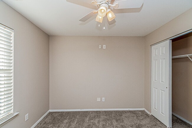 Building Photo - 1017 Dewberry Ct