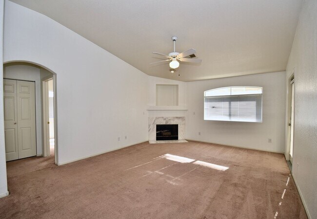 Building Photo - COZY 2 BED 2 BATH CONDO ON 2ND FLOOR AT PA...