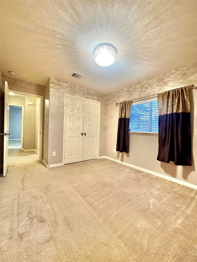 Building Photo - 1511 Village Townhome Dr