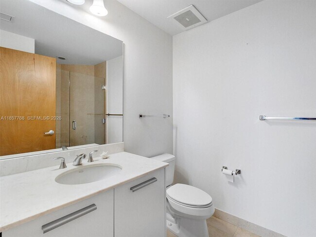 Building Photo - 1060 Brickell Ave