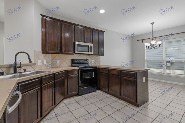 Building Photo - 9405 Waterman Dr