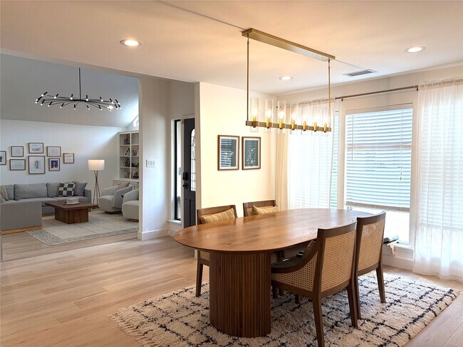 Building Photo - 13914 Swiss Hill Dr