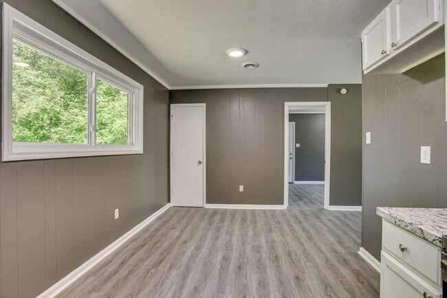 Building Photo - 3607 Massiot Dr