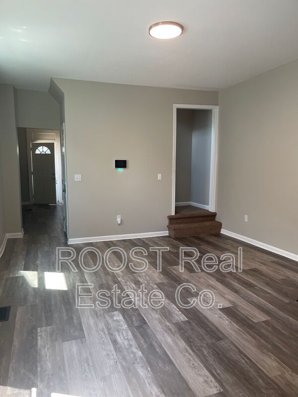 Building Photo - 480-482 E. Markison Avenue