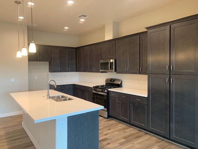 Building Photo - 3910 Positano Pl