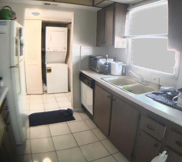 Building Photo - 9 Golfs Edge