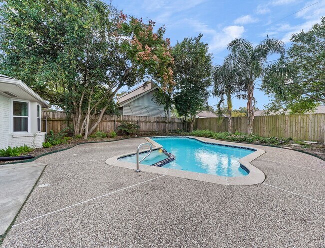 Building Photo - 4309 Stillbrooke Dr