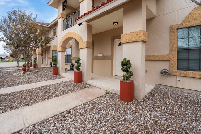 Building Photo - 113 Ramon Cardenas Dr
