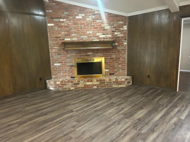 Building Photo - 7702 Knoxville Dr