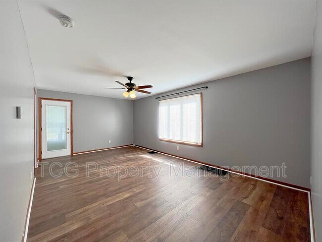 Building Photo - 629 3rd Ave