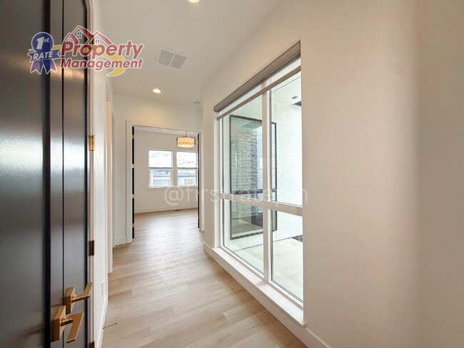 Building Photo - 3024 E Parulo Dr