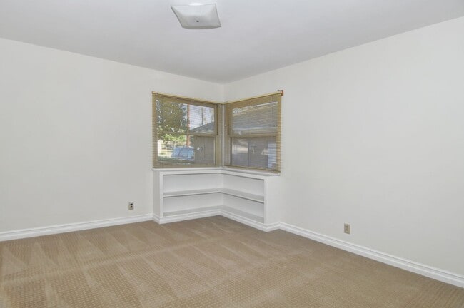 Building Photo - Centrally located in the heart of Orange