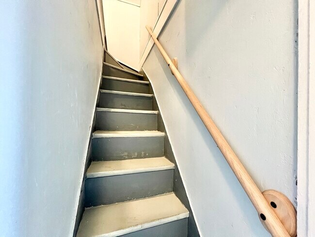 Building Photo - 140 Ferry St