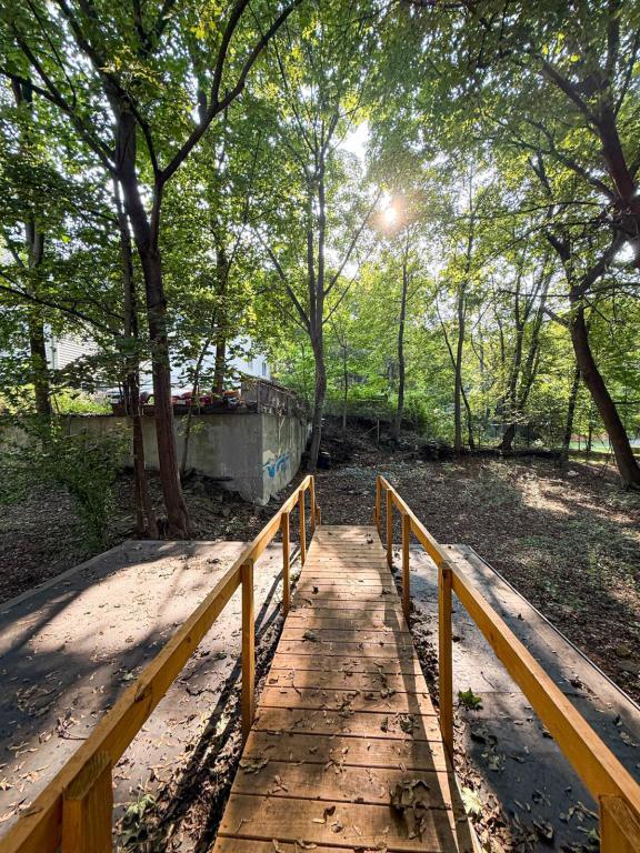 Building Photo - 115 Stewart Ave