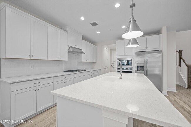 Building Photo - 23 Oak Pk Dr