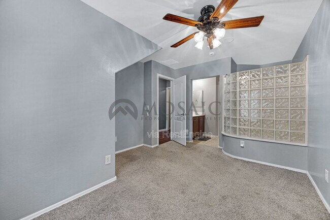 Building Photo - 5626 S 21st Pl