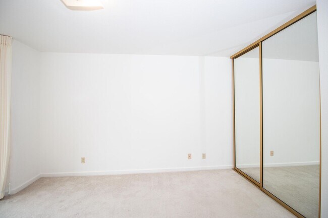 Building Photo - Spacious 3 Bed/2 Bath Flat with Stunning City Views | AMSI | Alexandr Metlinski