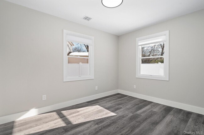 Building Photo - 25 Lorraine Ct