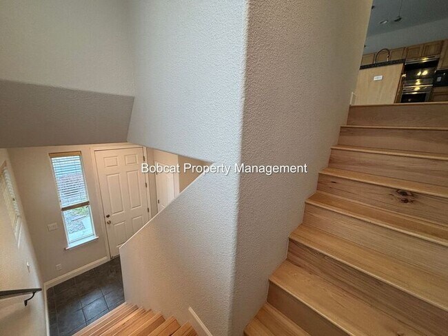 Building Photo - 1320 Thompson St