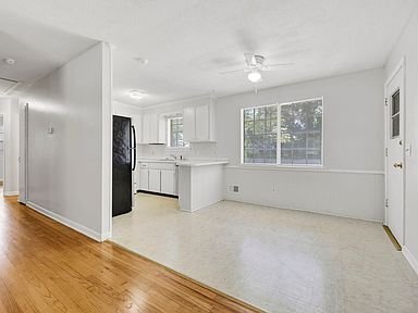 Building Photo - 2900 Holt Dr