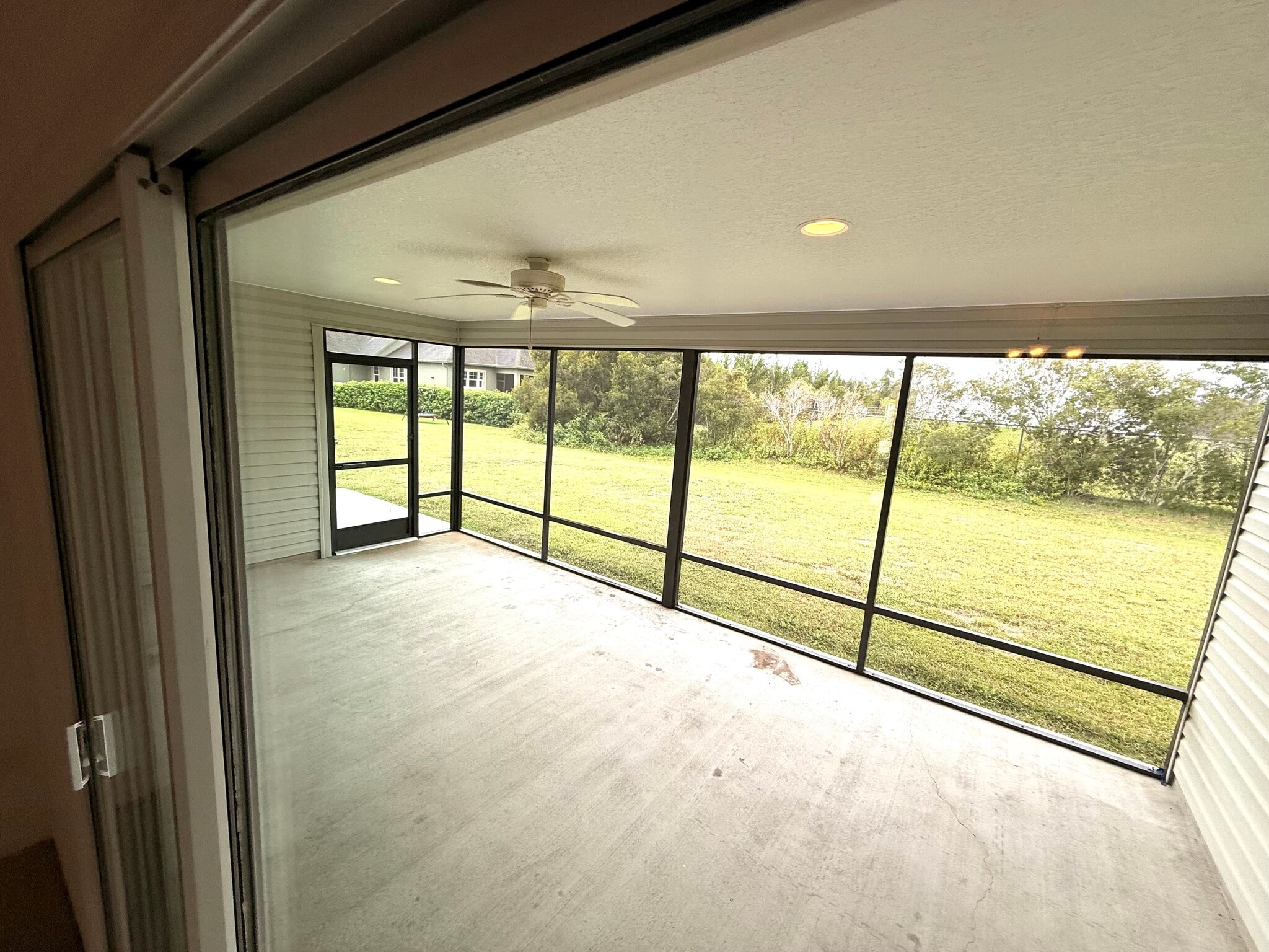 Lanai - 11190 Hess Way