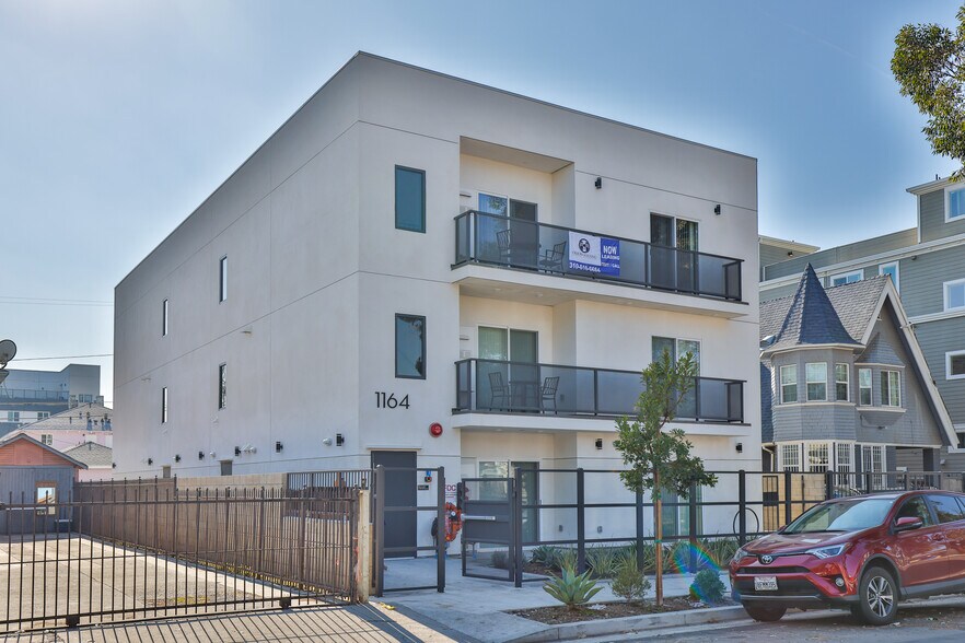 Building Photo - 1164 W 37th Pl