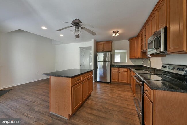 Building Photo - 2205 Ash Grove Rd