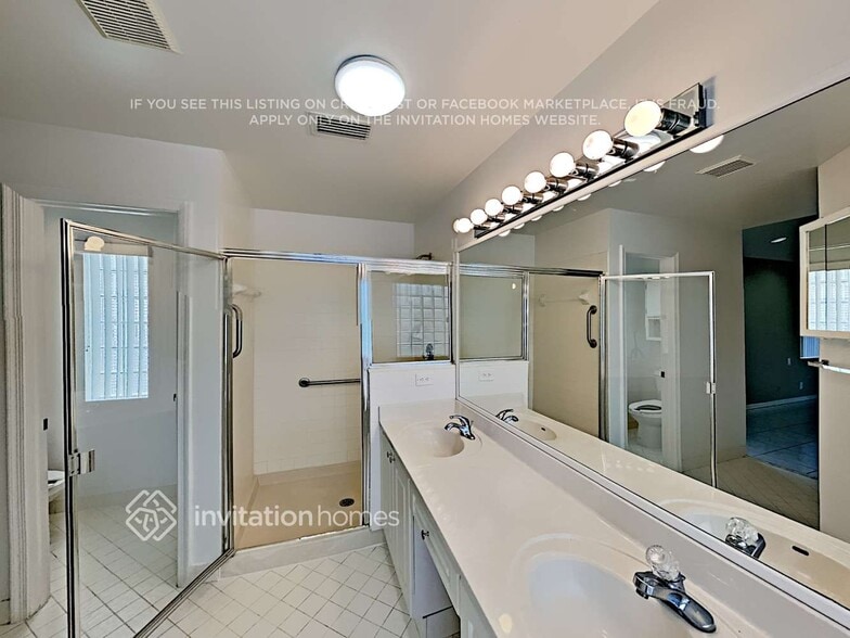Building Photo - 161 E Bayridge Dr