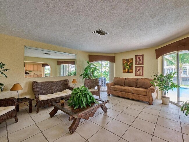 Building Photo - 2810 NE 48th Ct