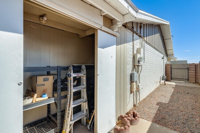 Building Photo - 5352 W Port Au Prince Ln