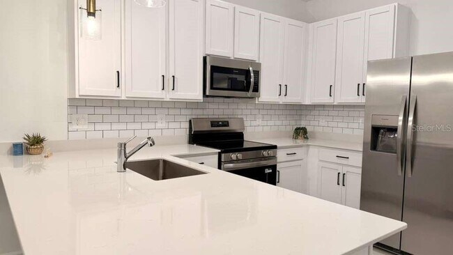 Building Photo - 2735 Skyline Lp