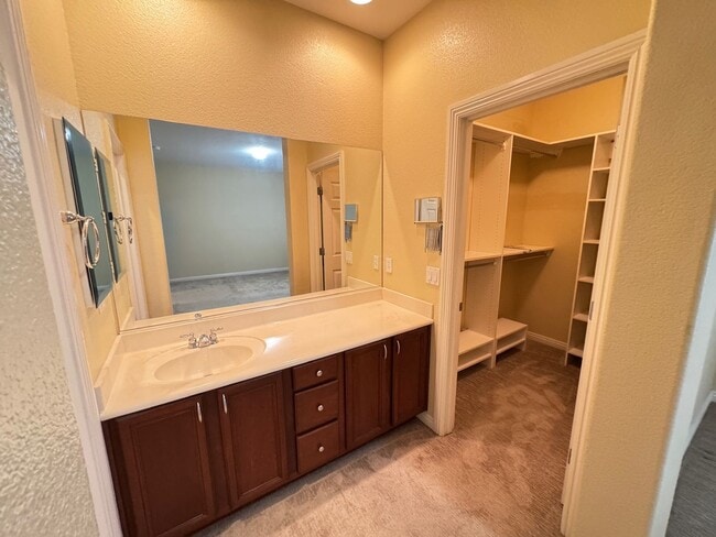 Building Photo - Spacious 4 Bedroom Home with Private Pool!