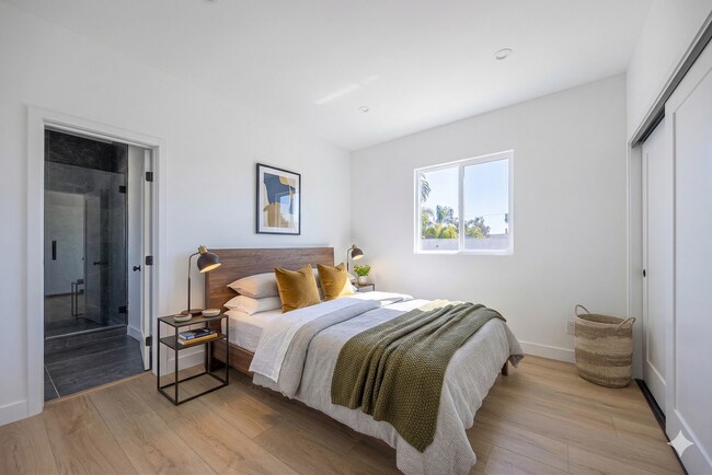 Building Photo - 1954 Purdue Ave