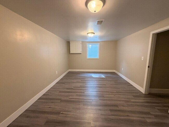 Building Photo - 5729 Ridgebrook Ave SE