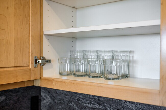 Building Photo - 10961 Limetree Dr