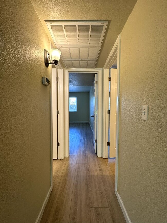 Building Photo - Melrose District 2 Bed Condo - Half Off First and Second Month