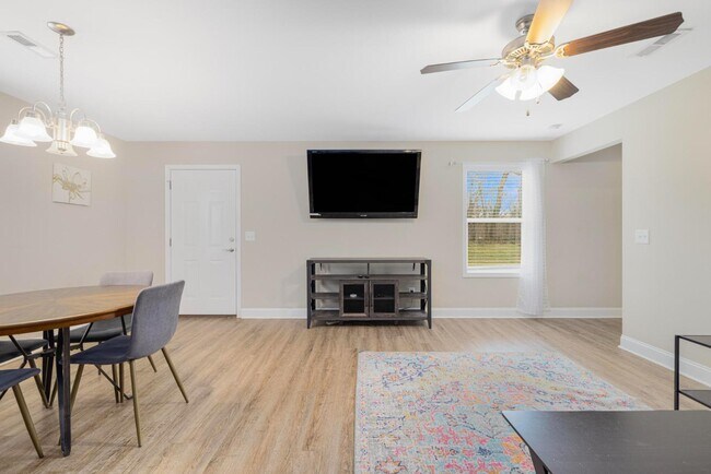 Building Photo - 2927 Watauga Rd