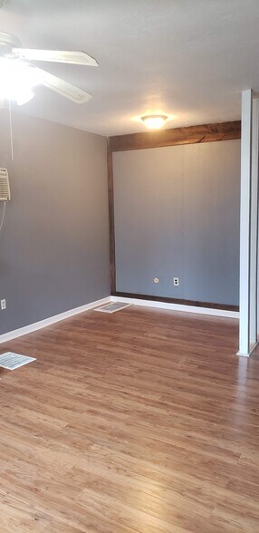 Building Photo - 120 S Graham St