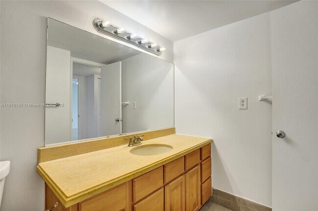 Building Photo - 18151 NE 31st Ct