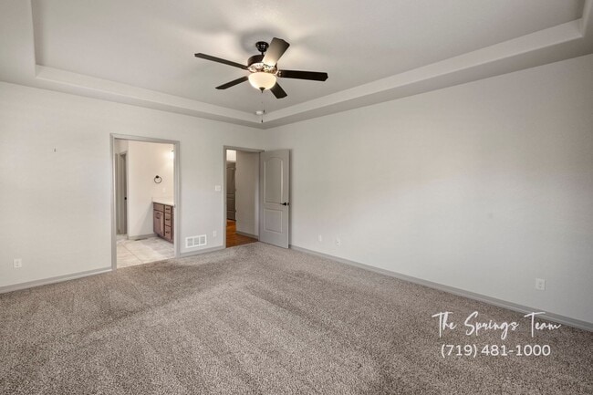 Building Photo - BEAUTIFUL 4BD + OFFICE MAIN-LEVEL LIVING H...