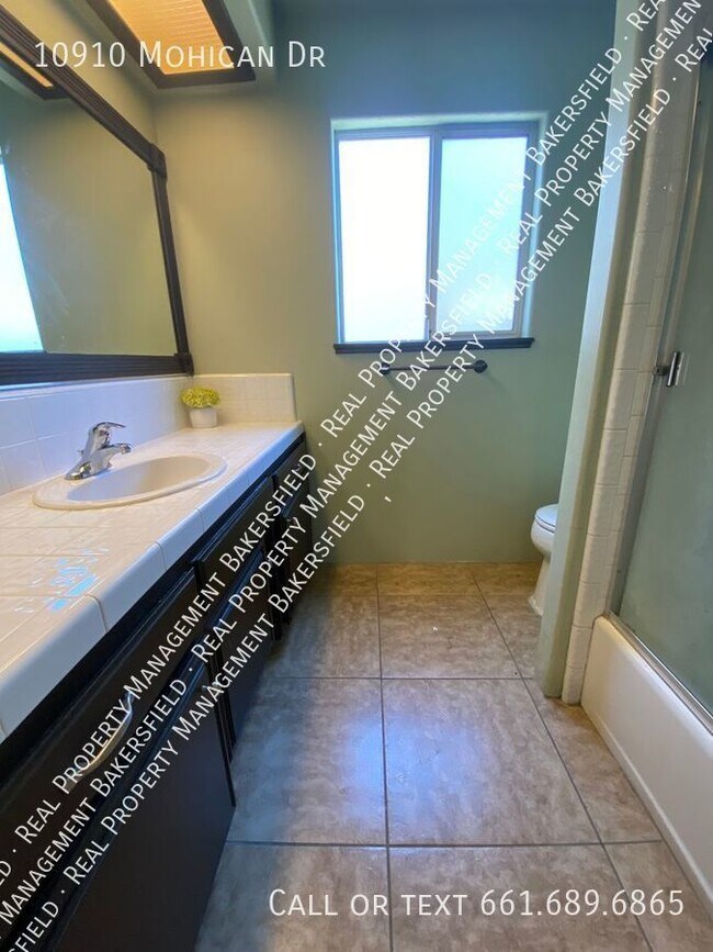 Building Photo - 10910 Mohican Dr - Zero Deposit, Ask us How!