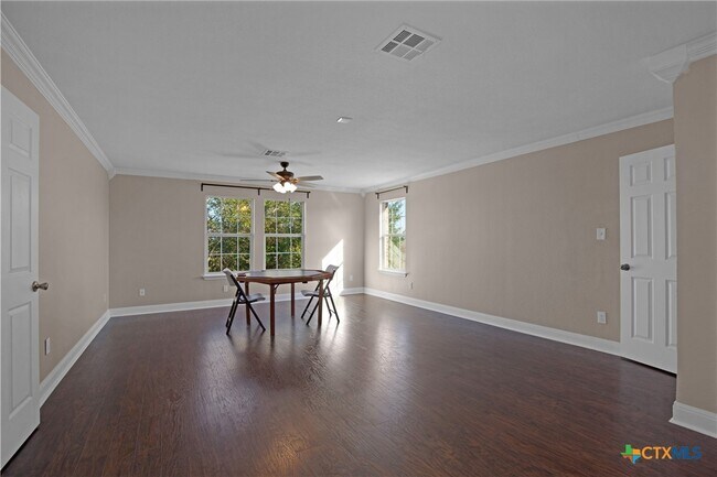 Building Photo - 203 Bella Vista Cir