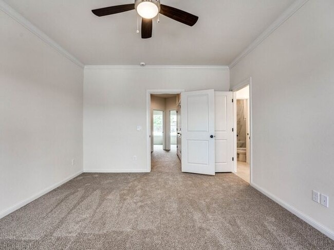 Building Photo - Luxury, Zero Maintenance Living Townhome